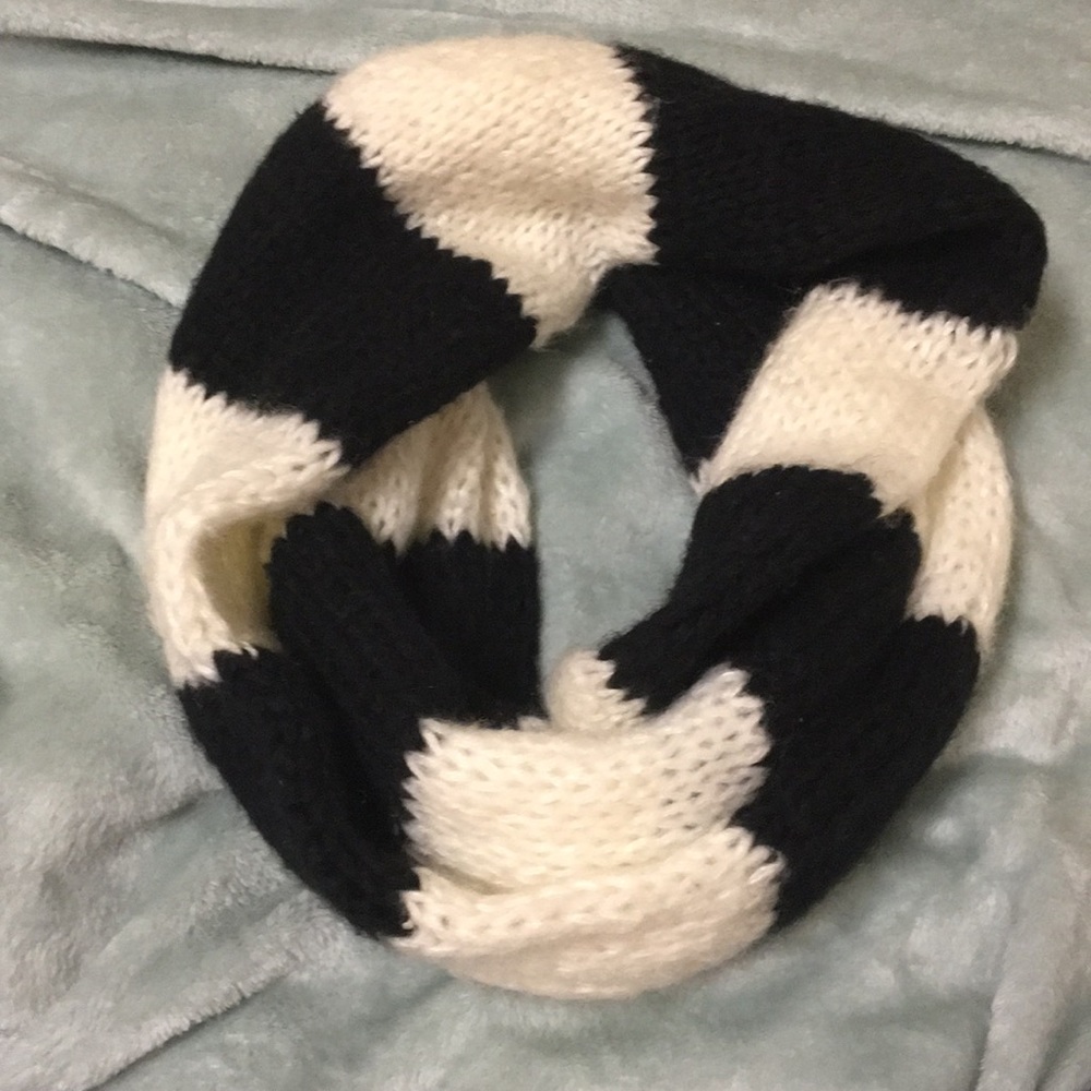 Striped forever 21 scarf
